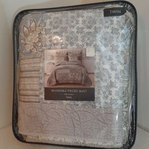 Davis Reversible Pieced Twin Quilt